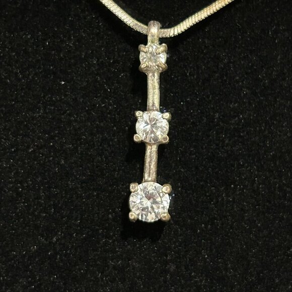 Vicky Jousan womans necklace - Picture 2 of 2